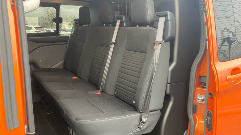 Ford Transit Custom 300 L1 Diesel Fwd 2.0 EcoBlue 170ps Low Roof D/Cab Limited Van Auto